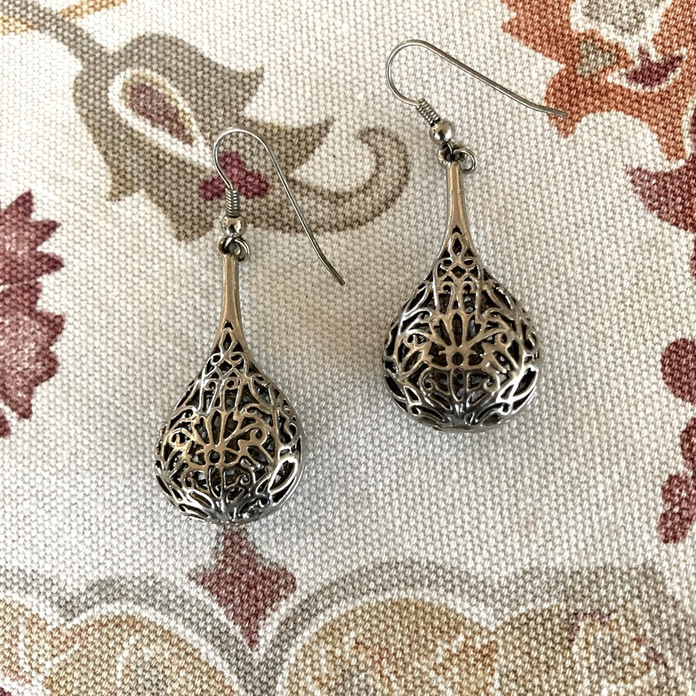 Silver filigree earrings